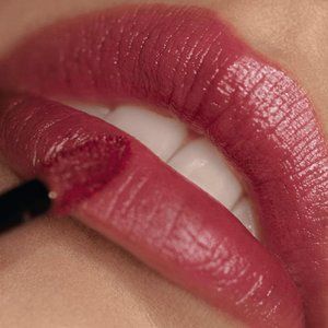 Victoria Beckham Bitten Lip Tint in Chérie